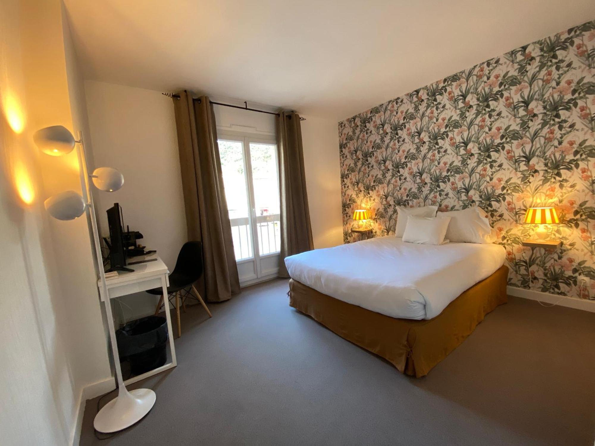 Logis Hotel Medieval, Montelimar Nord 로슈마우르 외부 사진
