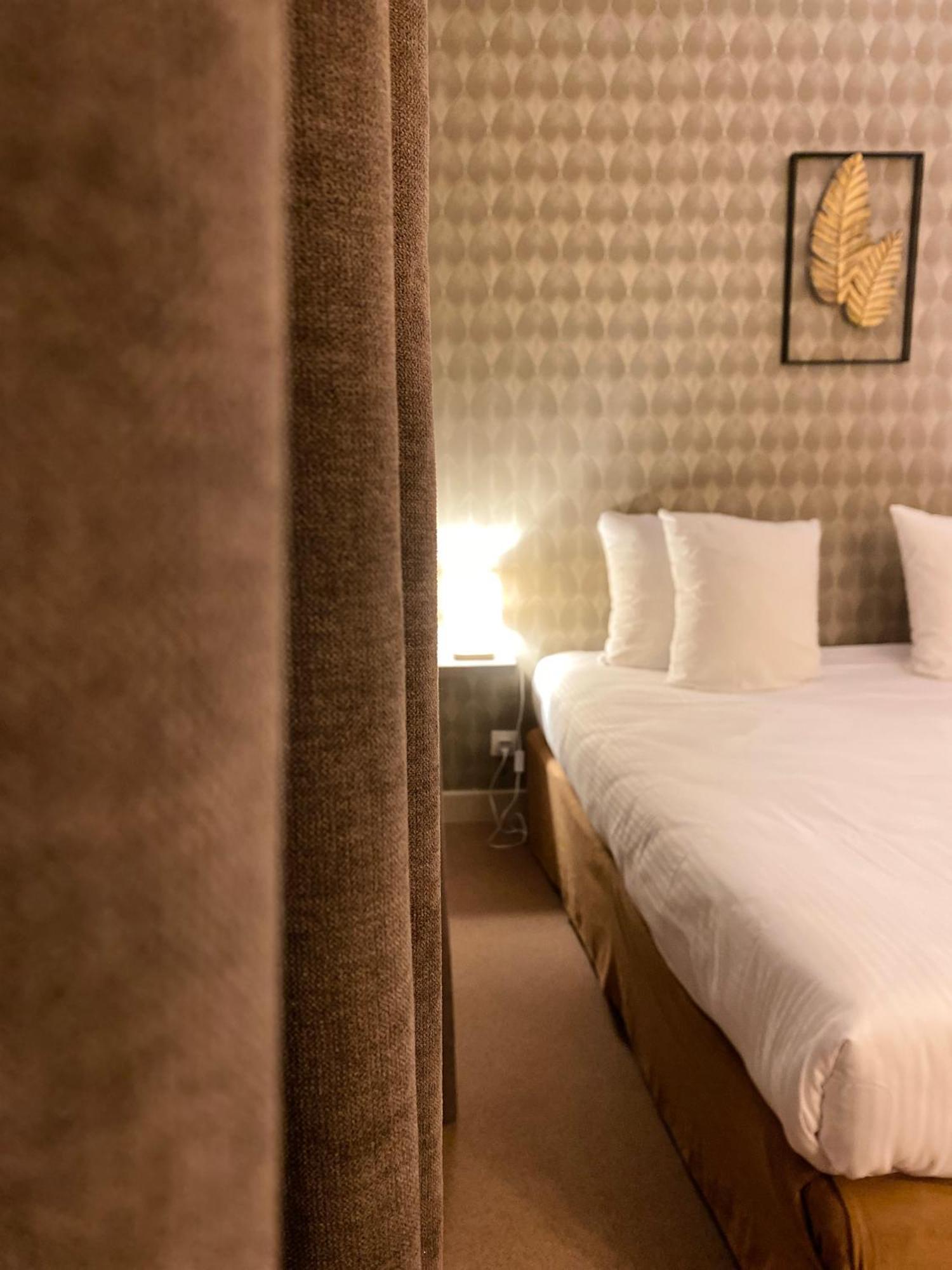Logis Hotel Medieval, Montelimar Nord 로슈마우르 외부 사진