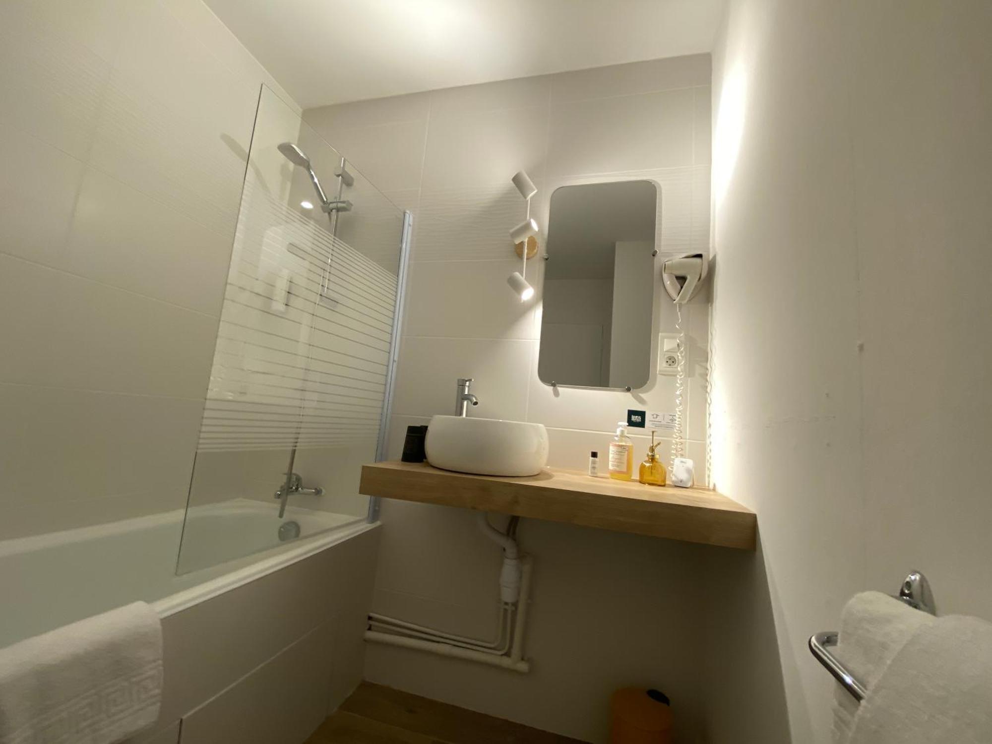 Logis Hotel Medieval, Montelimar Nord 로슈마우르 외부 사진
