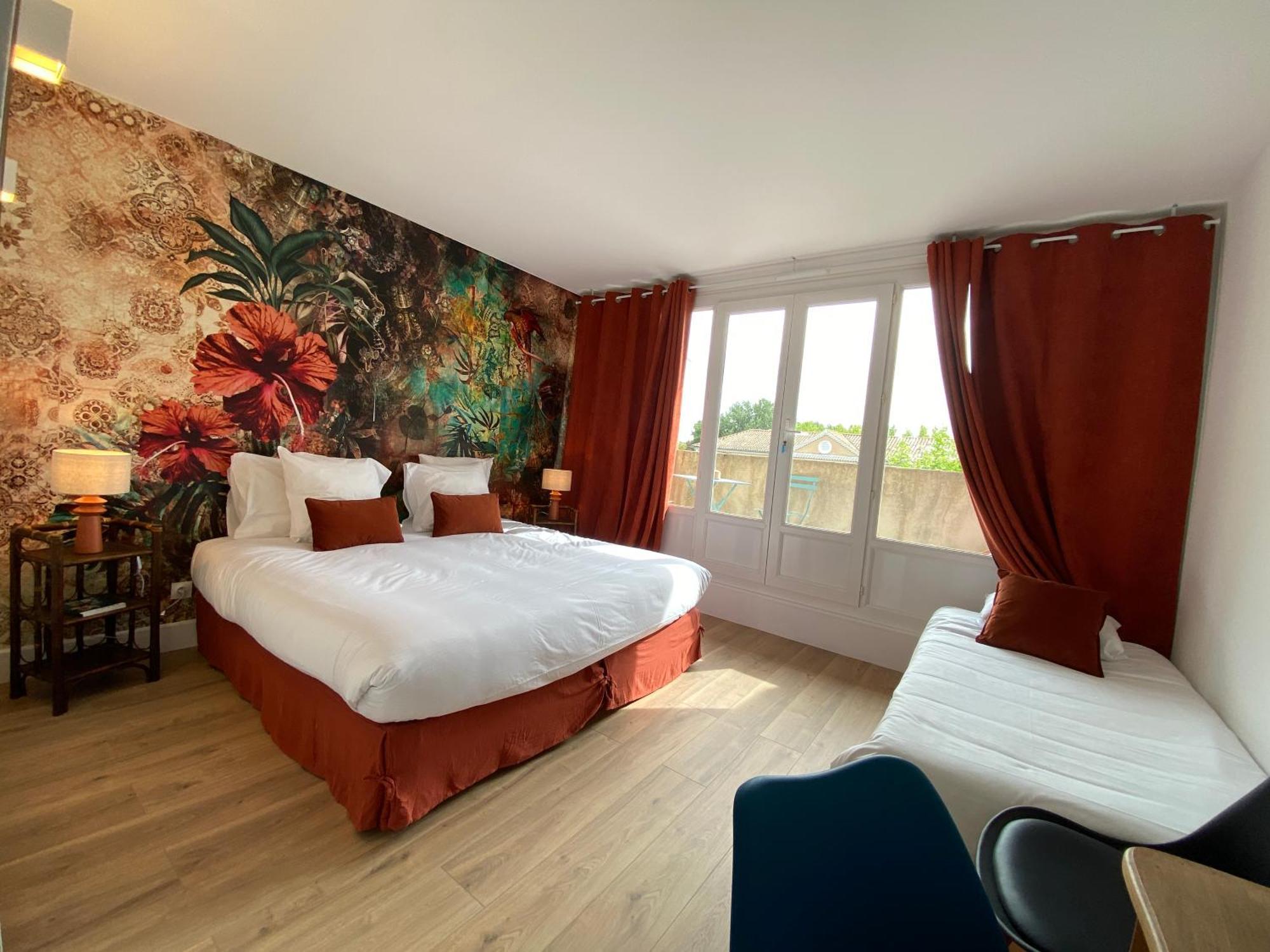 Logis Hotel Medieval, Montelimar Nord 로슈마우르 외부 사진