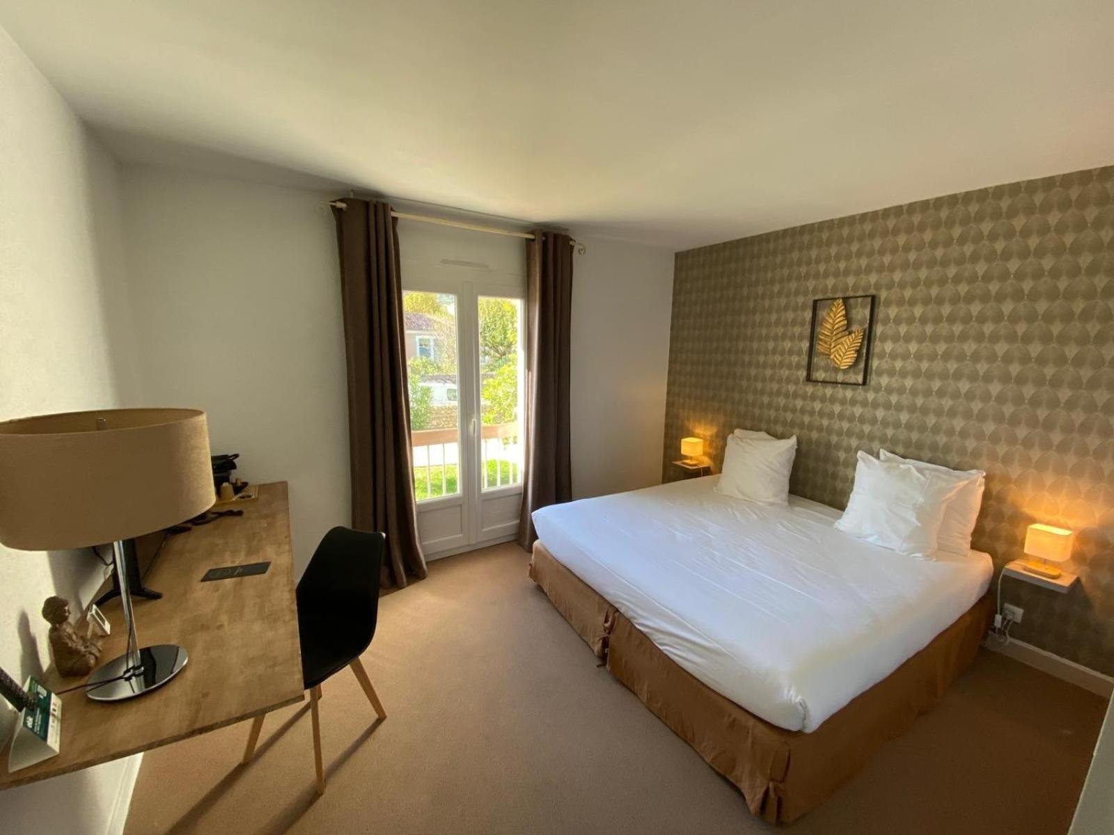 Logis Hotel Medieval, Montelimar Nord 로슈마우르 외부 사진