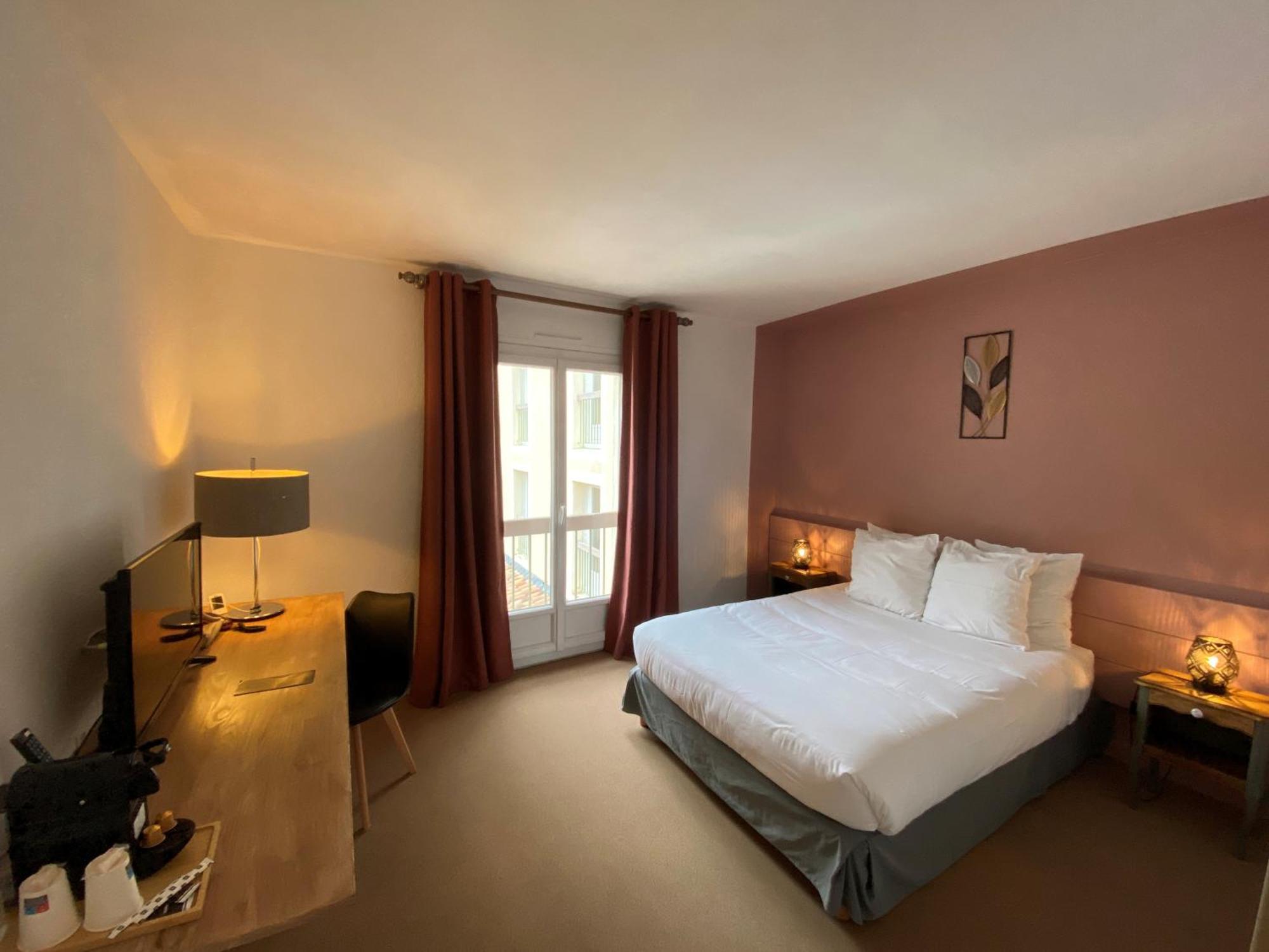 Logis Hotel Medieval, Montelimar Nord 로슈마우르 외부 사진