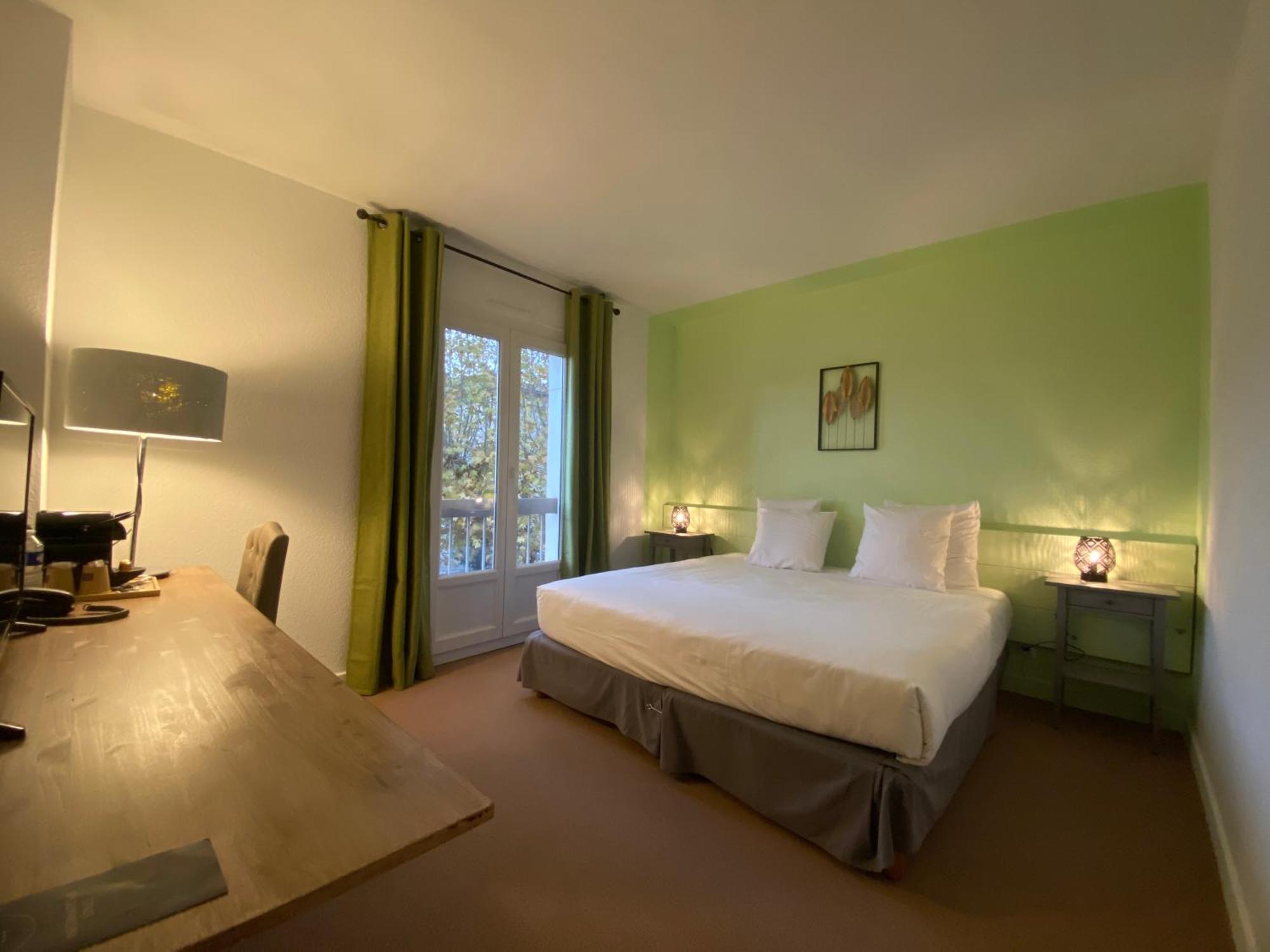Logis Hotel Medieval, Montelimar Nord 로슈마우르 외부 사진